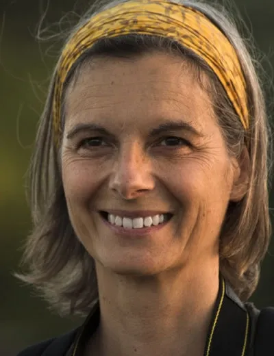 Portraitbild von Dr. Nishta Katrin Trutschler-Ebert, Heilpraktikerin, Dr. rer. nat., Diplom-Biologin an der Heilpraktikerschule Westfalen